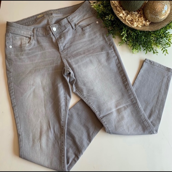 NWOT Old Navy Grey Rockstar Jeans - Picture 1 of 2